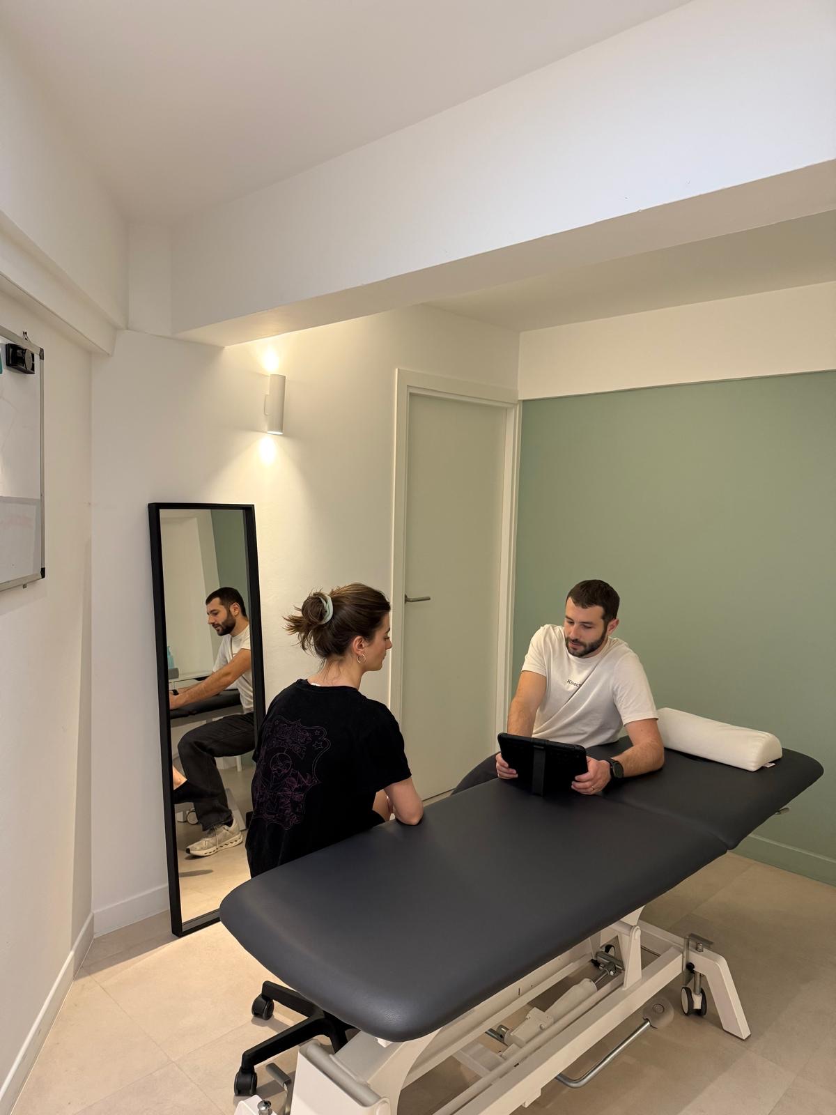 Bilan dans une salle de consultation Kinactiv Sport